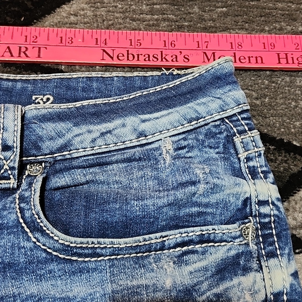 BUCKLE BLACK FIT NO. 53 DISTRESSED EMBROIDERED RAW-EDGE DENIM JEAN SHORT… - Picture 11 of 14